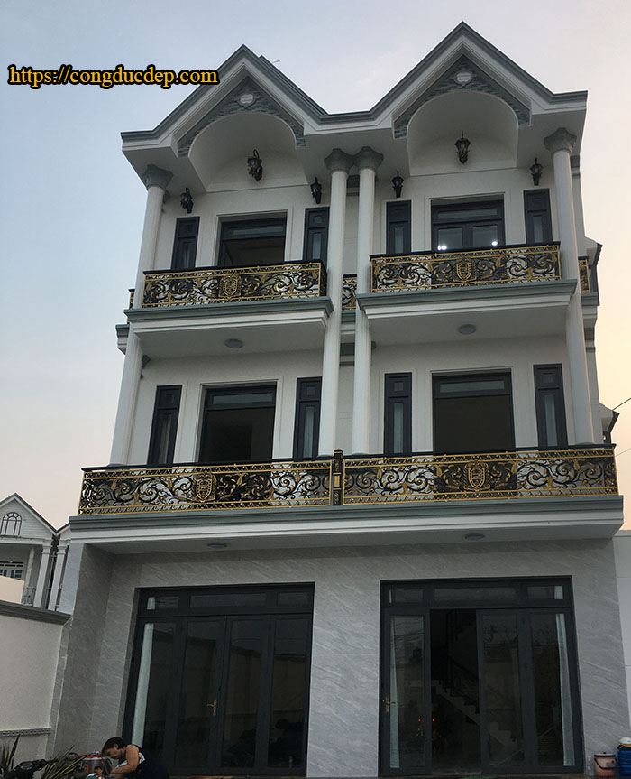 Lan can sư tử